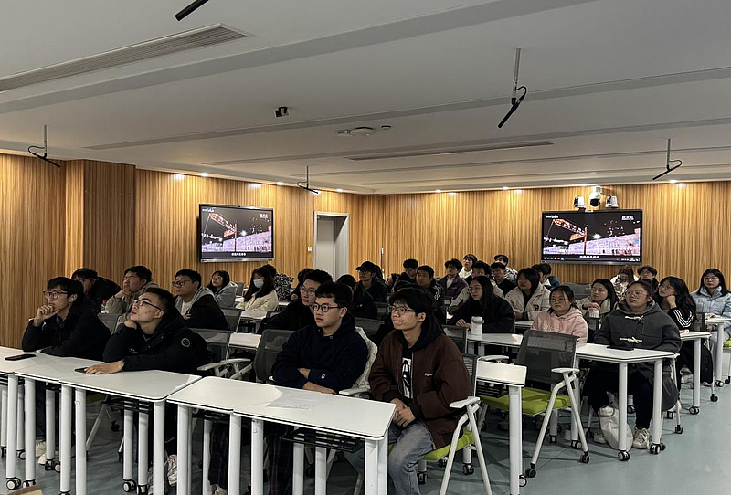 伟德国际VICTOR1946组织“新青年·思享社”开展“铭记抗战八十年 山河千古铸新魂”观看纪录片活动