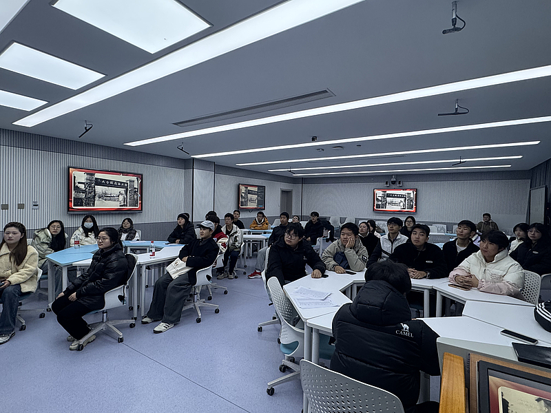 伟德国际VICTOR1946组织“新青年·思享社”开展“烽火读书声 青春砥砺行”读书分享会活动