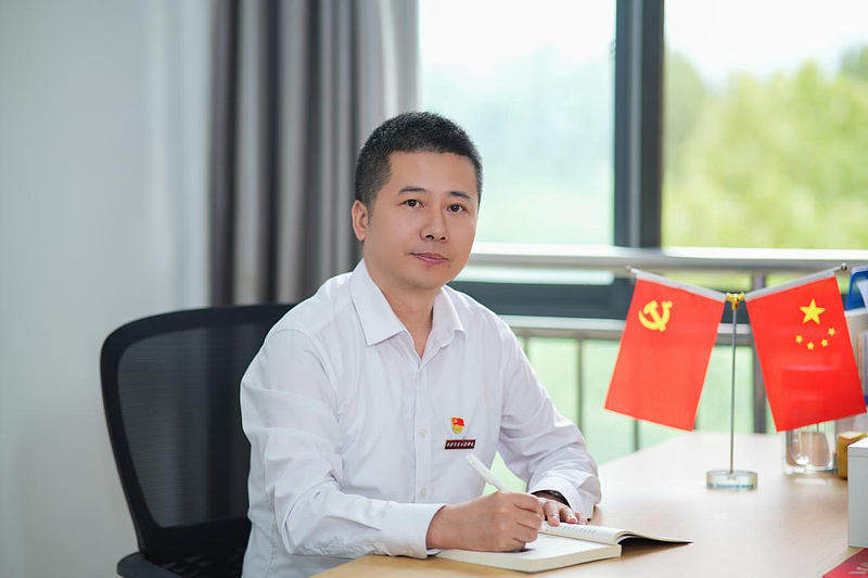 杜国庆